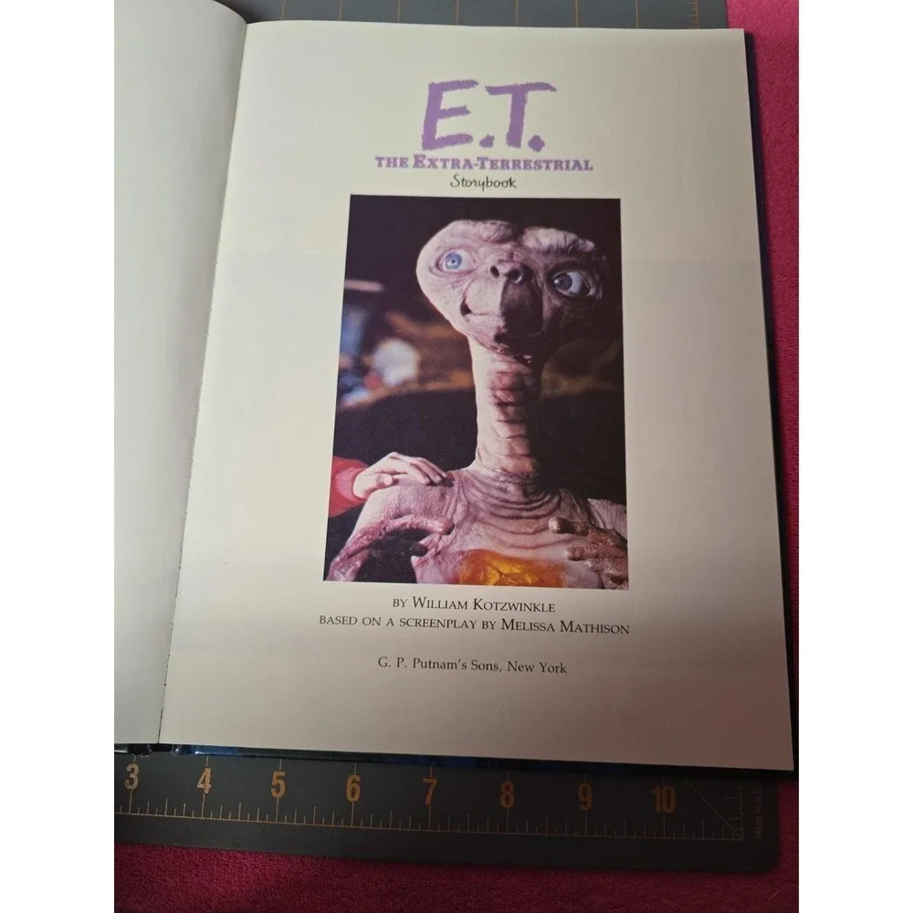 E.T The Extra-Terrestrial Storybook Used Hardcover 1982 William Kotzwinkle